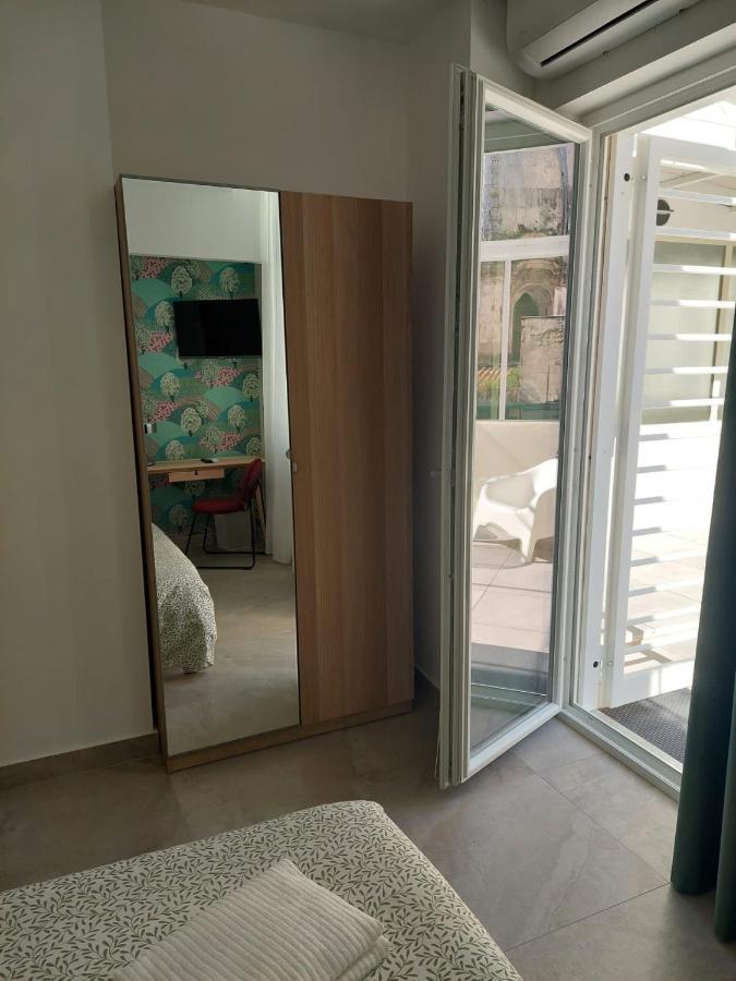 Domus Cervantes Apartment เนเปิลส์ ภายนอก รูปภาพ
