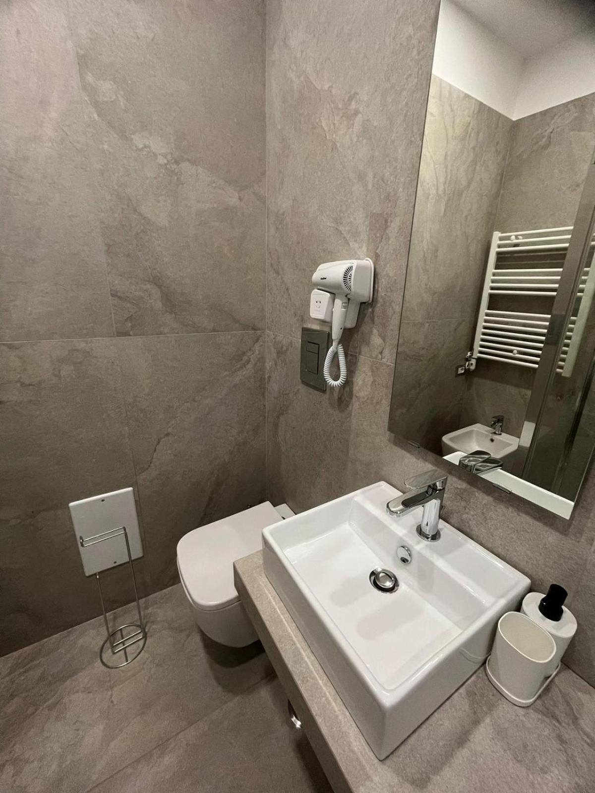 Domus Cervantes Apartment เนเปิลส์ ภายนอก รูปภาพ