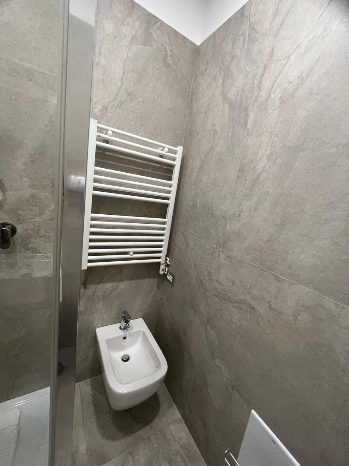 Domus Cervantes Apartment เนเปิลส์ ภายนอก รูปภาพ