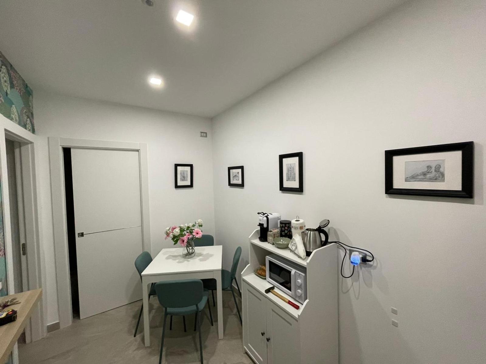 Domus Cervantes Apartment เนเปิลส์ ภายนอก รูปภาพ