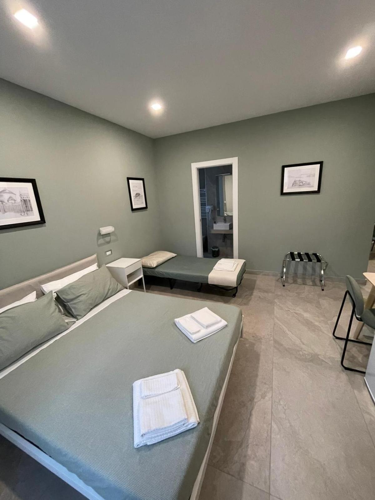 Domus Cervantes Apartment เนเปิลส์ ภายนอก รูปภาพ