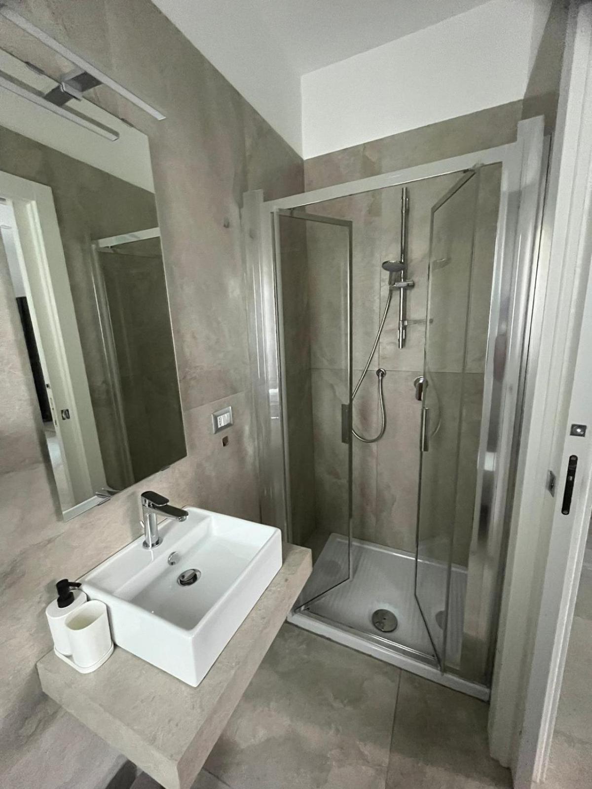 Domus Cervantes Apartment เนเปิลส์ ภายนอก รูปภาพ