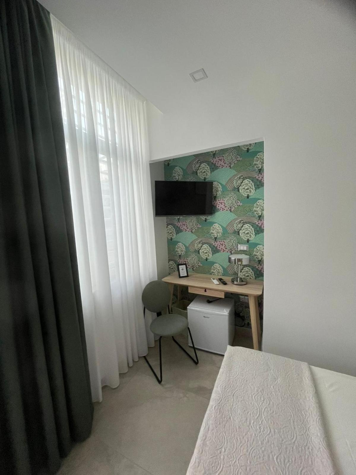 Domus Cervantes Apartment เนเปิลส์ ภายนอก รูปภาพ