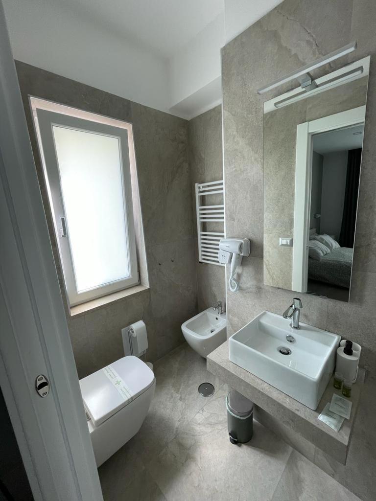 Domus Cervantes Apartment เนเปิลส์ ภายนอก รูปภาพ
