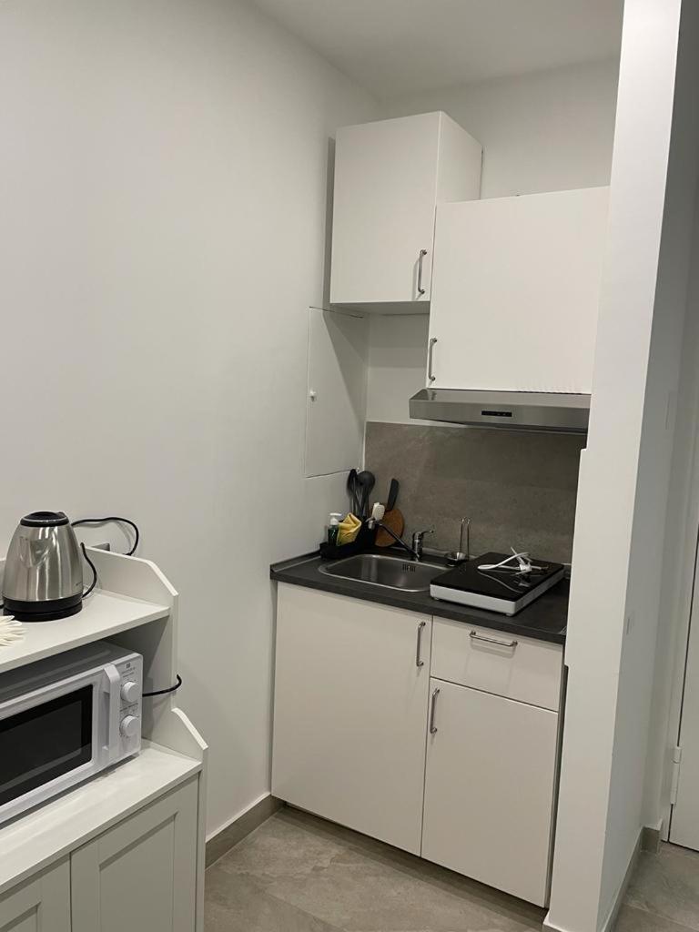 Domus Cervantes Apartment เนเปิลส์ ภายนอก รูปภาพ