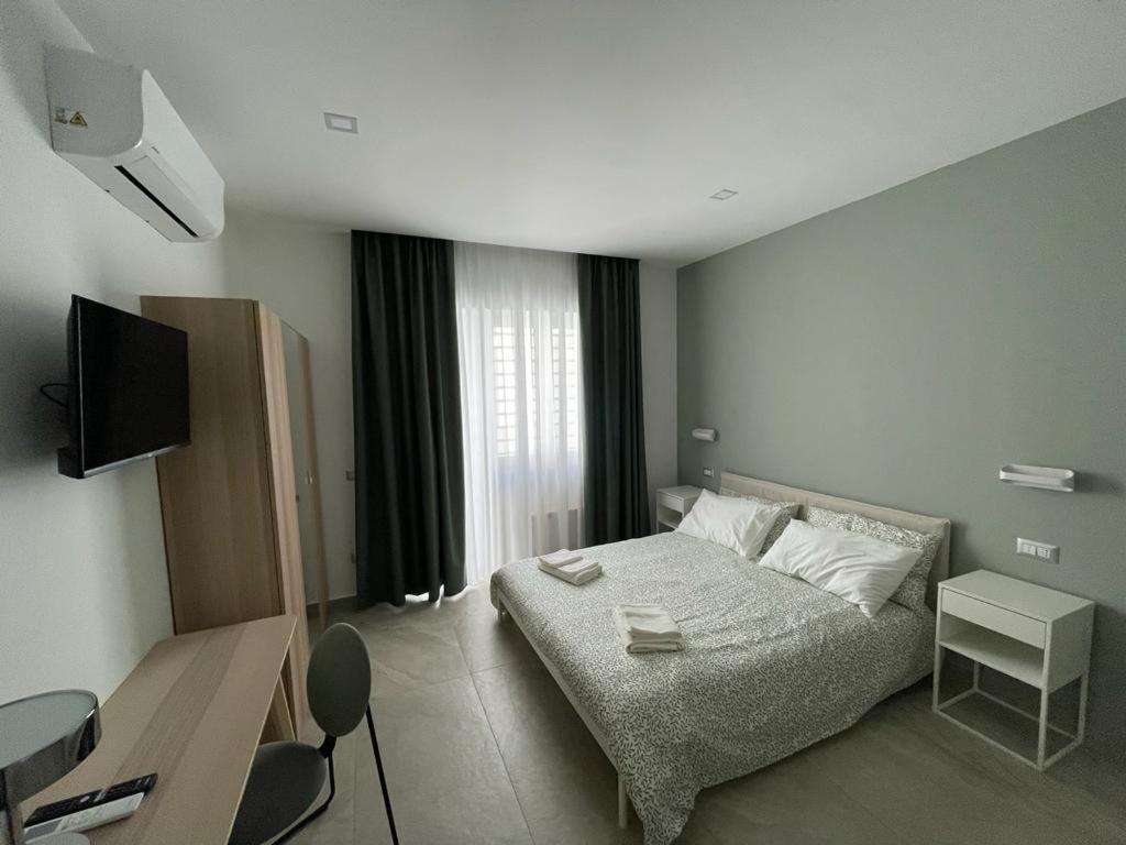 Domus Cervantes Apartment เนเปิลส์ ภายนอก รูปภาพ